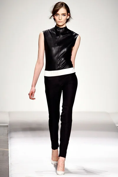 Look 28